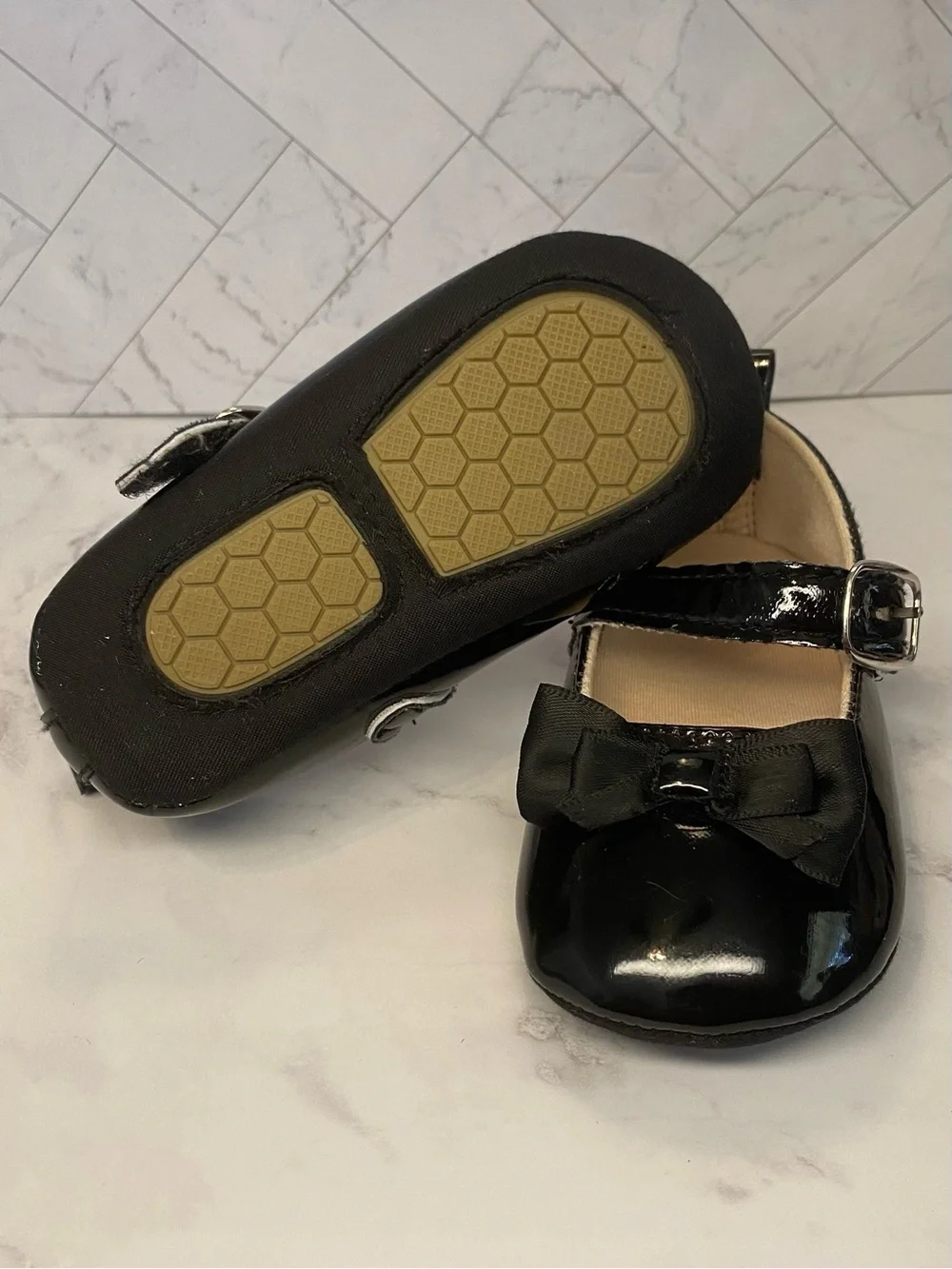 Infant Girls’ Black Patent Mary Jane’s with Bow Accent Size 3